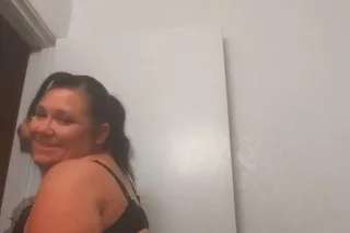 Head Queen and my foxxy girlfriend are headed your way here to please for a limited time only. Come play. - Image 10