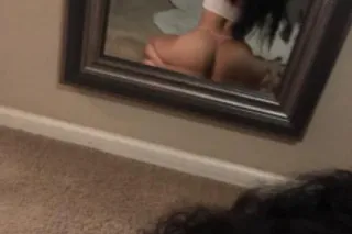 Pretty Petite Princess😍Bubble Butt 🫧Clean Classy🧼🥂Cum Have Fun With Princess😊 - Image 7